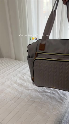 Essential Diaper Bag Packing Tips for New Moms