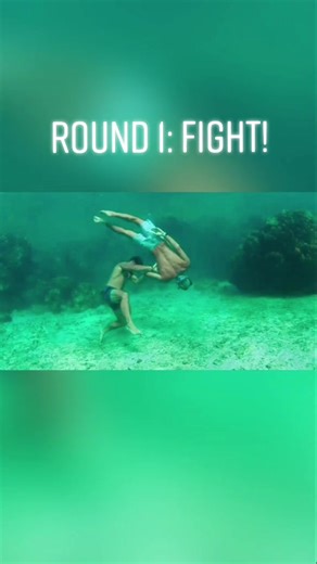 Underwater Wrestling Battle: Round 1