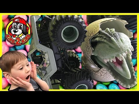 Monster Jam Toy Trucks SOLDIER FORTUNE & AVENGER at MALL Play Place (T-Rex Easter Egg Hunt Special)