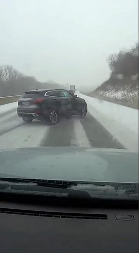 Someone forgot how to drive in the snow #caraccident #winter #ice #caughtoncamera