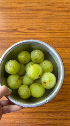 Best way to store Amla juice it’s good for gut hair & skin do try 🥰👍 #amlajuice #winter #amla #recipe #foodvideo #easyrecipe | Always cooking
