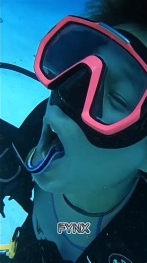 Cleaner Fish 🤯 The Fish That Eats Your Tongue