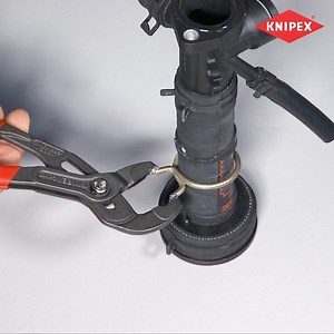 Our Spring Hose Clamp Pliers 85 51 250 A: Only one pair of pliers for wire clamps and spring band clamps. Also available with a locking device for simple, secure and effortless work on clamps under tension (85 51 250 AF). More information in our online catalogue: https://bit.ly/3ncfiQZ | Knipex