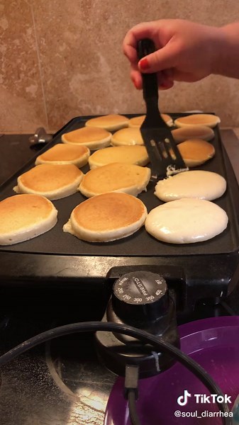 I make really good tasting food but the cooking process is ✨always✨ a struggle #breakfast #homecooking