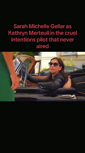 Kathryn Merteuil Drives a Classic Jaguar Roadster