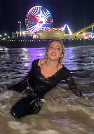 what’s prettier me or the view? #fyp | Brooke monk