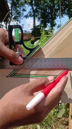 Easy way to connect beveled #woodscraft #carpentry #wooddesigner #woodwork #woodscraft #tips