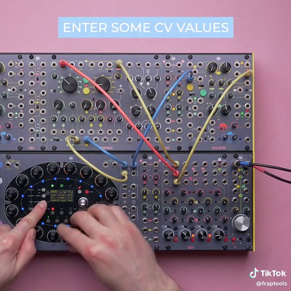 Here’s another fun(k) use of the integrator and its CV input! This time, we used it to create some sync sweeps, and we also used the USTA sequencer to change the integration time at every stage. #fraptools #eurorack #complexoscillator #modularsynth #modularsynthesizer #music #synthmusic