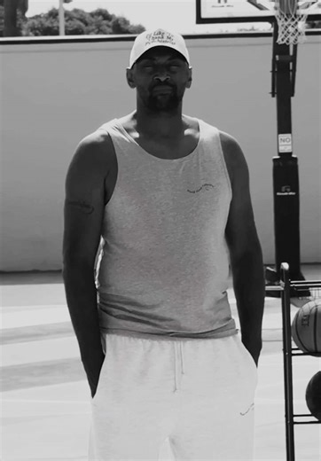 Introducing P/C x Metta World Peace Metta was one of the most dominating defensive forces in the NBA for 19 years, culminating in an NBA Championship with the Los Angeles Lakers More importantly, Metta is regarded as one of the first professional athletes to open up about their mental health publicly. For World Mental Health Day, we’ve designed a special collection with Metta World Peace that aims to break down the stigma around mental health in sports. Stay Tuned... #peacecollective #mettaworld