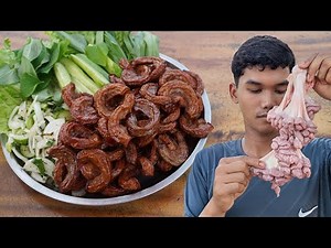 Fried Chitterlings Recipe | How To Deep Fried Chitlins in My Village