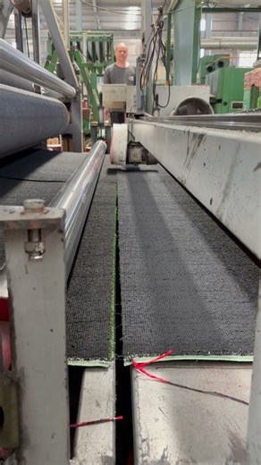 Would you call this a perfect cut or what? 🤔 | Turf Packaging #artificialgrass #factory #B2B