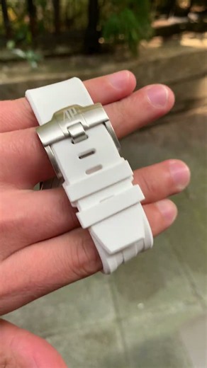 White MIDAS Watch Strap on Royal Oak Offshore 26400SO 44mm
