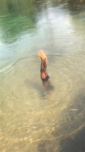 Handstand in water #calisthenics #handstandworkout