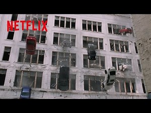 車が雨のように降り注ぐ異次元カーチェイス | ワイルド・スピード ICE BREAK | Netflix Japan