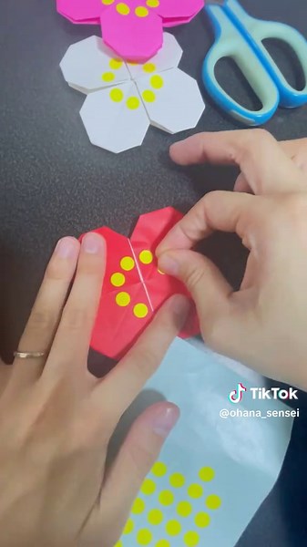 TikTokでおはなせんせいさんをチェック！