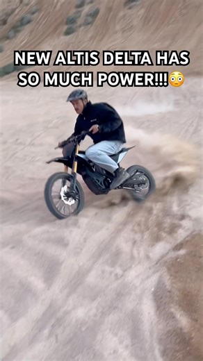 Altis Delta rips in the desert! 💨⚡️ #ebike #altis #surron #dirtbike #electric #emoto #talaria