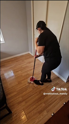 Mopping Techniques for Clean Floors That Smell Amazing