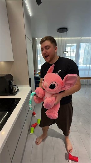 Cat mode quest: find objects, attach super velcro, repeat! 🗺️🔁