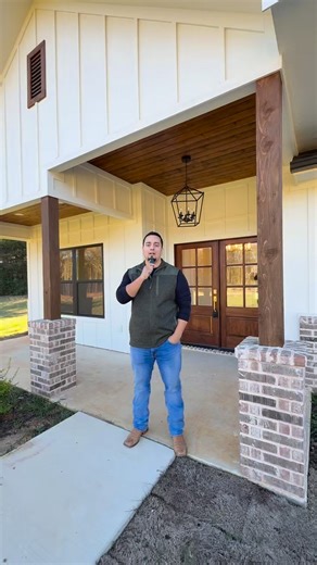 -989 County Road 2204D, Tatum, TX- 🏡 Stunning New Construction in Tatum ISD! Welcome to this beautifully designed 4-bedroom, 2.5-bath home located on a full 1-acre lot in the Meadows Subdivision. With over 2,100 sq. ft., this home features soaring ceilings, wood beam accents, a chef’s kitchen with custom cabinetry and granite countertops, and a luxurious primary suite retreat. Enjoy outdoor living on the covered back patio perfect for entertaining or relaxing evenings at home. 📞 Call today to 