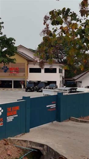 🐾 What is WVS? An awesome team! Dr Luke Gamble, CEO & Founder of Worldwide Veterinary Service, talks about what WVS stands for at the opening of the new WVS Thailand centre in March 2025. Our 2026 training dates for Thailand are now live! Come and be part of something amazing. Discover more and apply 👇 https://wvs.org.uk/training/ WVS Thailand Foundation | Worldwide Veterinary Service - WVS