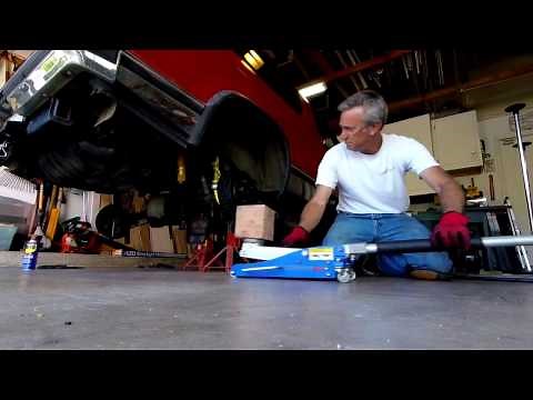 1986 S10 Blazer Rear Leaf Spring Replacement in 2 minutes!