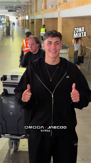 🚨🟢⚪️ ¡EL REAL BETIS YA TIENE NUEVO FICHAJE! 🇺🇾 Facundo Bernal llega a Sevilla para firmar su nuevo contrato con el club verdiblanco. 📹 @jmrodriguezper #ZonaMixta #RealBetis #Betis #Futbol #Fichajes