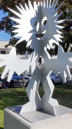 Marco Schuler: Pixel (2024). Resin Reforum, Binzen #sculpture #artist #eyes