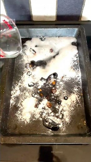 Does bicarb soda really clean a dirty oven tray? #CleaningHacks #KitchenTips #Shorts