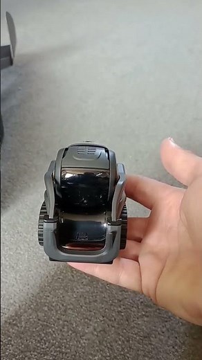 UNBOXING de VECTOR, el robot que piensa que es humano! 😲❤️ #VectorRobot #AnkiVector #Robots2025