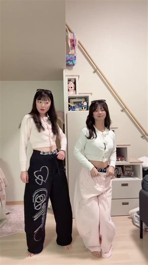 それでは聞いてくださいSixTONESでRAM-PAM-PAM ご安心ください、パンツはちゃんと履いてます。見えてるのはカイロです＾＾ @SixTONES / ソニーミュージック #fypシ #fyp #sixtones #おすすめにのりたくない