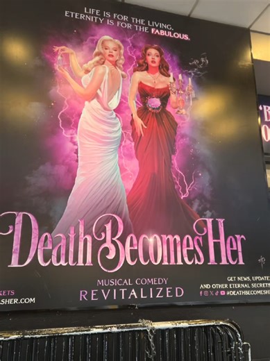 While in New York, I saw Death Becomes Her at Lunt-Fontanne Theatre. Michelle Williams did a spectacular job as Viola Van Horn. Talented cast and crew. Such a great experience. #DeathBecomesHerMusical @DeathBecomesHer_Official