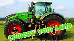 Best of - Einfach Bauer - Comedy vom Land!!! John Deere vs Fendt, Valtra vs. MF, Bierpresse, etc...😂😂😂 Dieses Video enthält die Highlights von Einfach Bauer. Wir machen Comedy vom Land.👍 Egal ob flach oder mit Sarkasmus durchzogen, in diesem Clip seht ihr die besten Szenen aus allen Videos.😎🚜 #einfachbauer #bauer #einfach #comedyvomland #comedy #witzig | Einfach Bauer