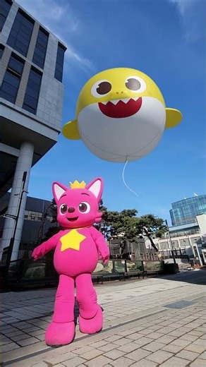 Ôi không! Đừng bỏ rơi tôi quả bóng bay Cá Mập Con! 🎈| Baby Shark Pinkfong! Nhạc thiếu nhi #shorts