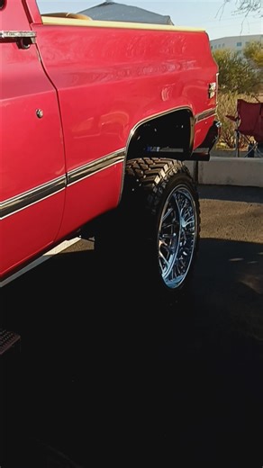 73-87 box Chevy truck lifted up Jimmy 4×4 red nice stereo system clean interior design chrome