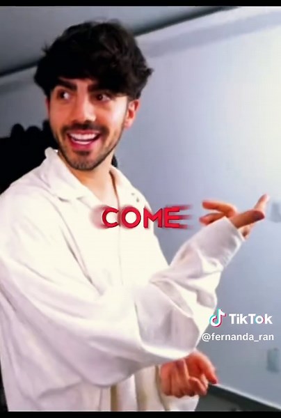 Fede Vigevani Besa a la Mama de Yankee