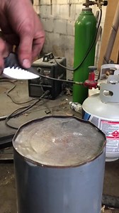 1.7K views · 47 reactions | Testing the ♠️ knife. The steel is 5160. It’s your traditional spring steel. Slightly less vanadium than its cousin 6150, but as you can see, it’s still a very strong and reliable material. | Andy Alm Custom Knives | Facebook