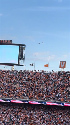 Fly over at Neyland Stadium #Airforce