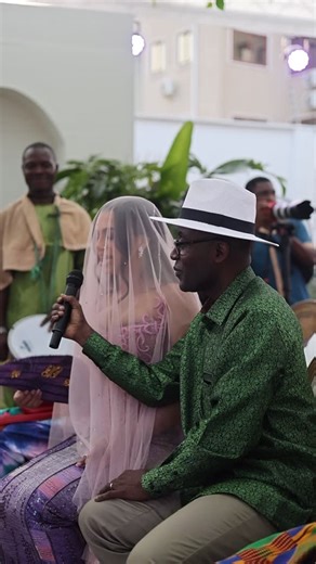 LIVE WEDDINGS WITH KWAKU on Instagram: "Kunle & Lynn ✨💫💞 Planning & Coordination: @derbanevents Decor: @lamore_bella_events Brides makeup: @makeupby_ashley1 Brides hairstyling: @adem_only Bride’s kente gown : @pistisgh Bride’s second gown: @scissoredbyesse Groom’s ahenema: Bridal room decor: @lamore_bella_events Photography: @jema_photography Photobooth: @photoboothghana Videography: @wycfilms_ Live blogging: @live_weddings_with_kwaku Dj: @dj_adom MC: @eddy_acquah Catering: @zesuzacateringserv