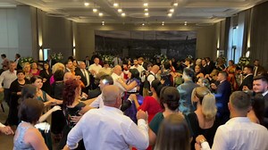 Am ajuns la o nunta frumoasa la Bistrita. Am intalnit oameni frumosi si de distractie. Multumesc pentru invitatie. #ARM💙💛❤️ | Angela Rusu