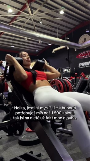 Kristýna Véberová | Pokud máš pocit, že bez 1 200 kcal nezhubneš, problém není tvoje tělo. Problém je, že jsi na dietě už příliš dlouho. Hubnutí nemá bolet. Má... | Instagram