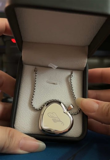 I GOT MY NECKLACE. #till #alienstage #alnst #merch | necklace