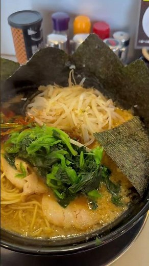 ラーメン大盛り！久しぶりのラーメン花月！嵐げんこつラーメン！海苔、モヤシ、ほうれん草追加