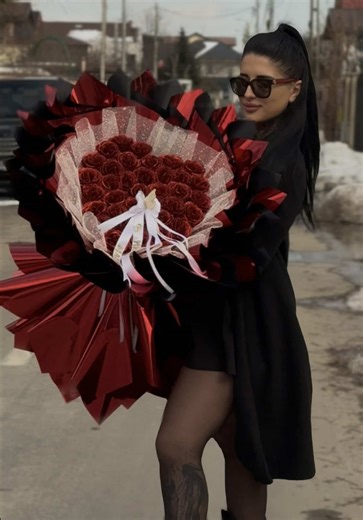 💐 Se zvonește că cine comentează PRIMEȘTE un buchet magic… ✨ Surprinde pe cineva drag de 8 MARTIE și fă-i ziua mai frumoasă! 🌸 Spune-ne în comentariu cui ai vrea să oferi unul dintre buchetele noastre și poți fi chiar tu CÂȘTIGĂTORUL/CÂȘTIGĂTOAREA! 🏆 Comentariul cu cele mai multe like-uri CÂȘTIGĂ • Contul trebuie să URMĂREASCĂ @Flori,buchete pentru a fi eligibil ‼️ 🎁 Buchetul oferit este cel de la finalul videoclipului ❤️ ( se livrează doar în România ) ⏰ Concurs valabil până pe 2 MARTIE ( 2