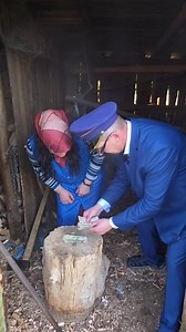 2M views · 15K reactions | Listonosz w PRL-u – renta, smalec i drzemka w szopie #prl #history #metaldetecting #hobby #humor | Odkrywca Historii | Facebook