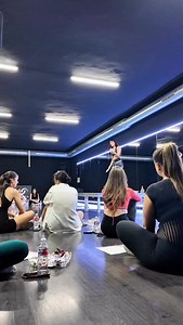 Recap Sara Panero Teachers’ Course 2025 ♥️ La segunda edición de mi Curso de Profesoras fue tan bonita y gratificante como la primera. Más de 35 chicas seleccionadas entre más de 140 solicitudes, durante 12h absorbiendo conocimiento, aportado sus puntos de vista, sus dudas y sobre todo, su energía. Gracias a todas las que participasteis este año, y gracias especialmente también a los speakers que me apoyaron en esta edición 🗣️ Próxima edición en junio de 2026 🚀 #sarapanero #teachercourse #sara