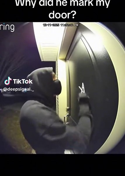 I didn’t hear him… but my camera did. #c#cctvr#ringcamerac#creepyd#doorcamn#nightvisitor