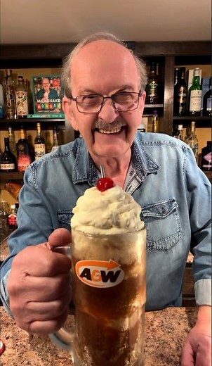 Classic Root Beer Float, Happy Float Day Friday!