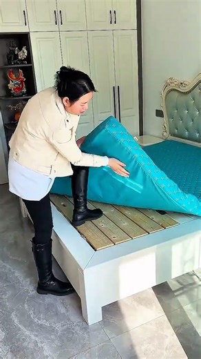 Amazing Mattress Cover Trick 😲 | Smart Bed Protection