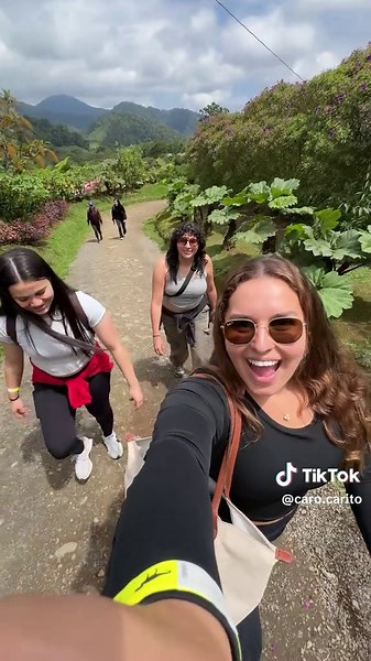 Dinoland Costa Rica: Aventura con Amigas