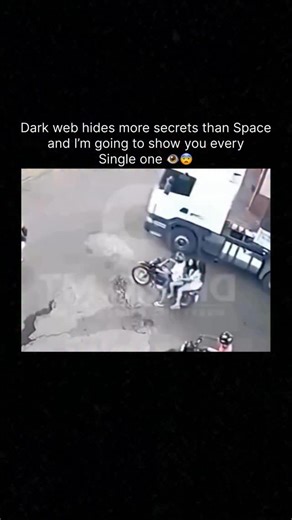 Banned footage only on Instagram: "Just @bannedfootageonly #创新事实可再生能源创新事实可再生能源 荷兰正在测试一种会发 电的道路。这些道路表面铺设了特殊的太阳能板,并覆盖着一层透明 且非常坚固的保护层。当阳光照射到路面时,太阳能电池会吸收光能 并将其转化为电能。这些电力可以用于街道照明、交通信号灯,甚至 为电动车充电。虽然每一小段道路产生的电量有限,但在长距离和高 曝光的路段,累计起来的电力相当可观。这项技术不仅减少了对化石 燃料的依赖,还为建设可持续和智能城市提供了新的可能性,让日常 基础设施也能成为清洁能源的来源。#荷兰#你知道吗#知识#科..."